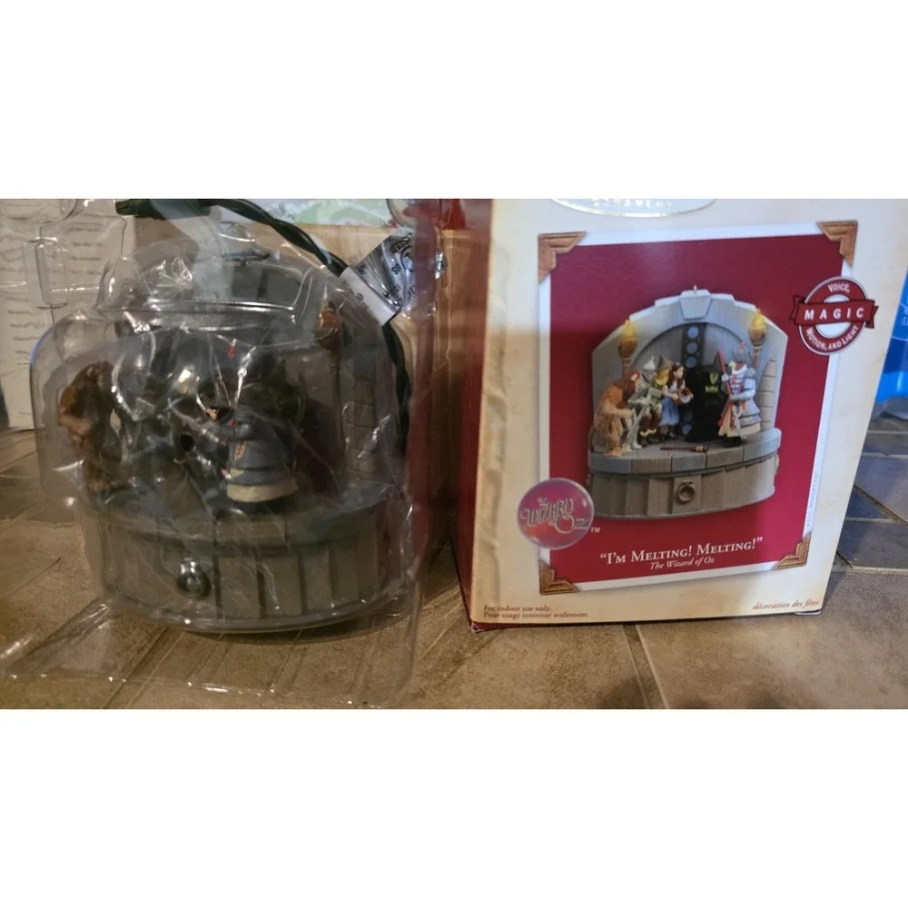 Hallmark Motion&Voice&Light The Wizard of Oz I'm Melting! Melting! 2004 NIB